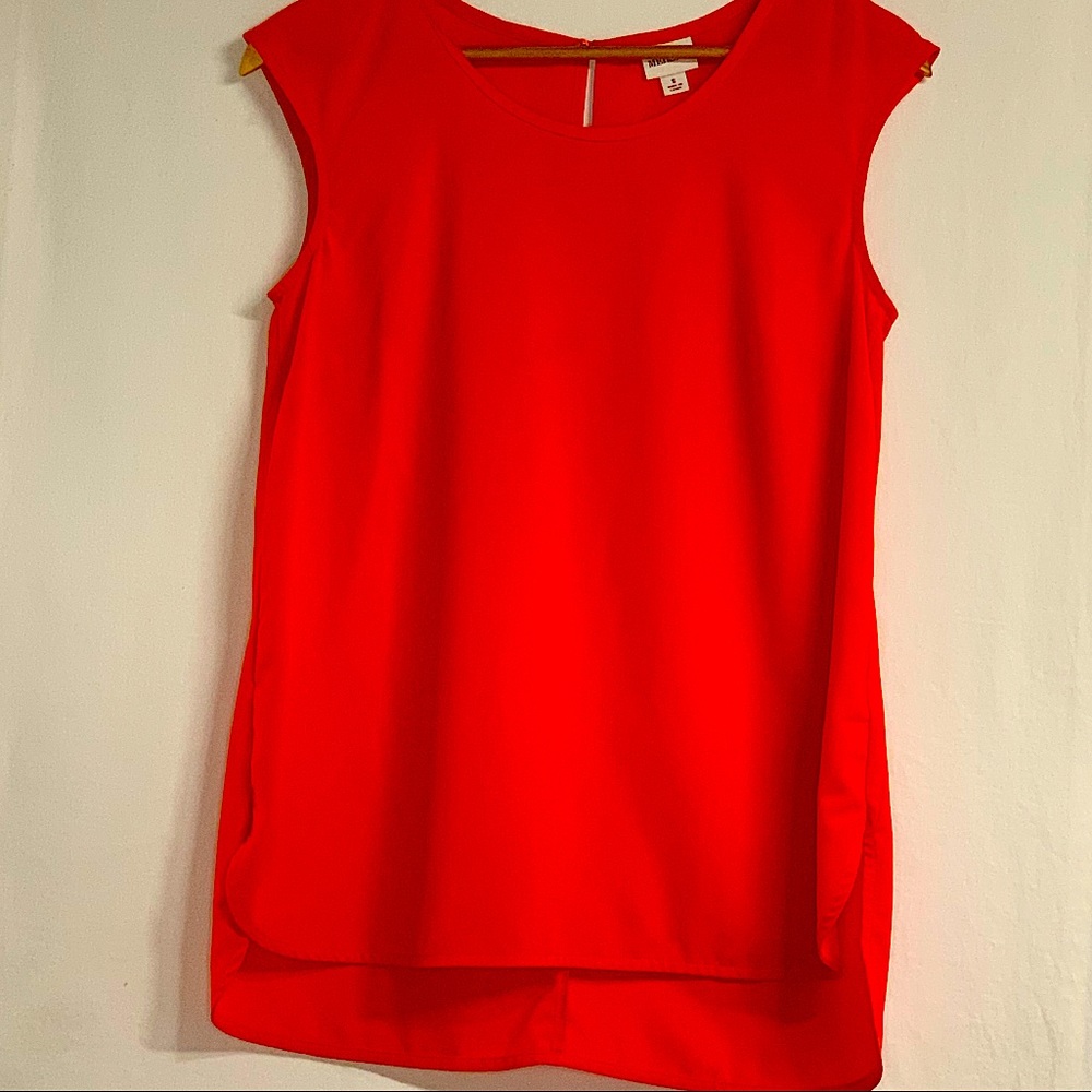 NWOT. Sleeveless top